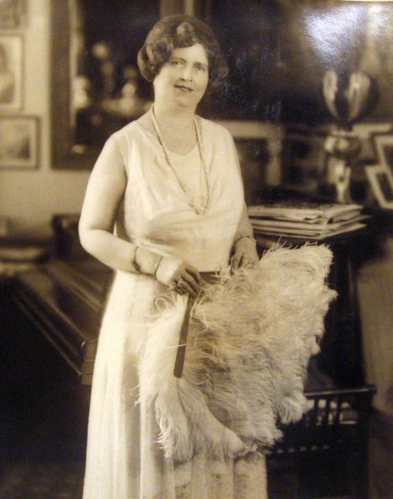 Florence Foster in 1909, age 41, about the time of her marriage to Frank T. Jenkins