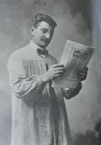 Octavi Viader in his printer's smock