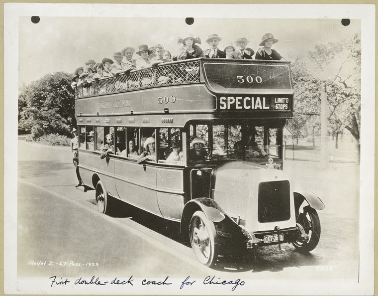 First double-deck coach for Chicago. Model Z-67-Pass.-1923.