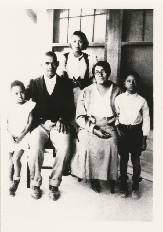 ​Lawrence Reddick (right), approximately 10 years old, with his parents and siblings in Jacksonville, Florida