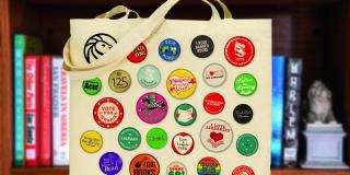 Tote bag with buttons